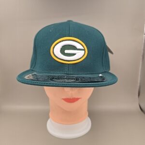 Premium Top Pro Professional Style Green Bay Packers Fitted Hat Size 7 1/4